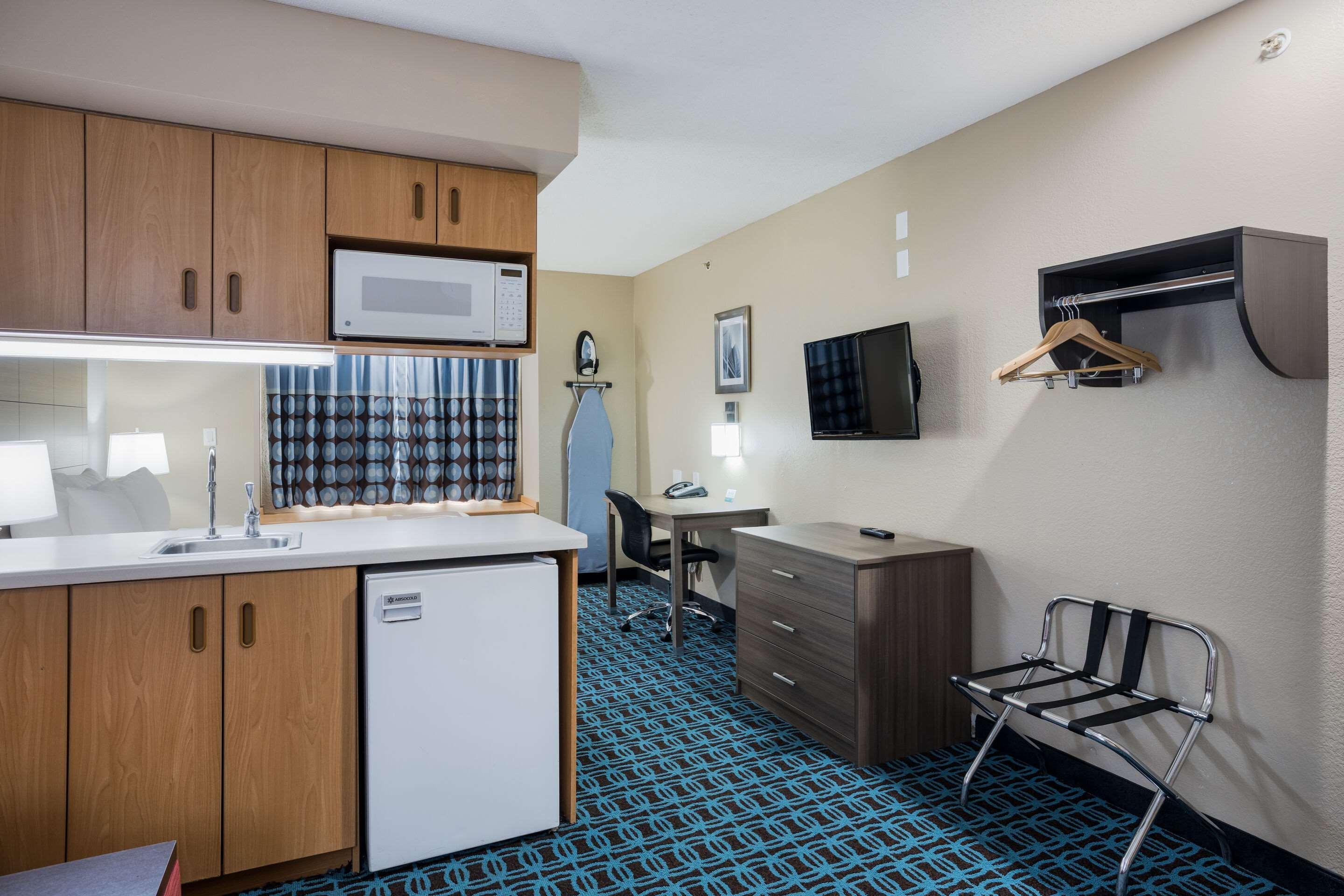 Sonesta Essential Hotel Blue Springs Exterior foto
